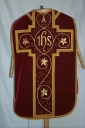 Ornement rouge 4 : chasuble, étole