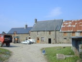 Alignement de deux fermes, la Jolimais (Cuguen)