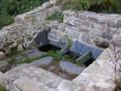 Fontaine et lavoir, Kerbarguen (Botmeur)