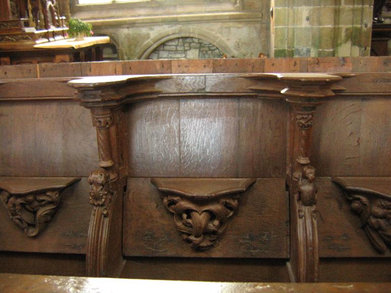 Cathédrale Saint-Tugdual : stalle 02