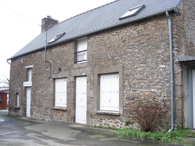 Alignement de deux maisons, la Ville Joie (Le Tronchet)