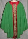 Ornement vert 1 : chasuble, bourse de corporal, étole, manipule, voile de calice