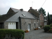 Alignement de maisons, Sert (La Chapelle-de-Brain)