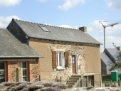 Maison, rue de la Libération (La Baussaine)