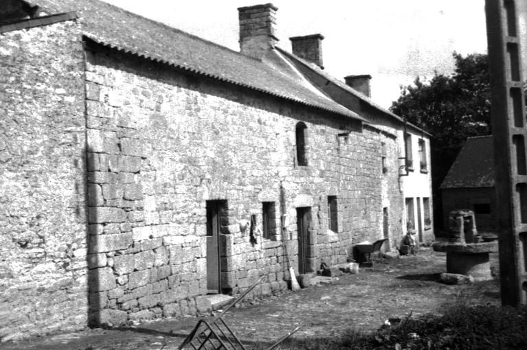 Les maisons et les fermes sur la commune du Croisty