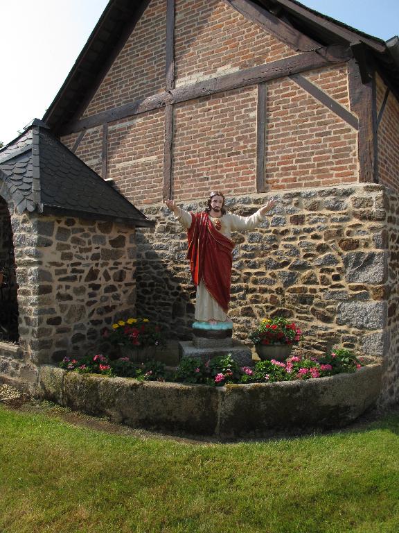 Les croix de la commune de la Selle-en-Luitré