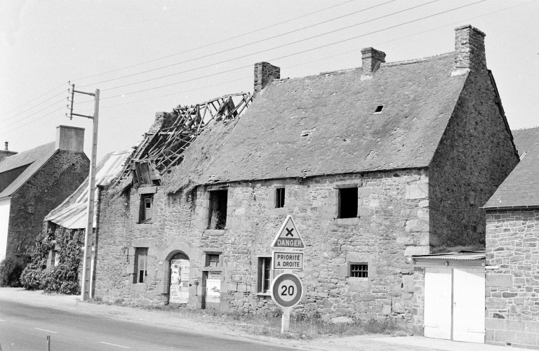 Maison, 7 rue du Relais de poste, le Vieux Bourg (Miniac-Morvan)