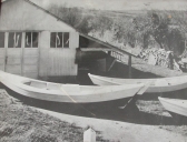 Usine de construction navale : chantier naval Ernest Durand, constructeur de doris, rue du Lac, Sables-d'Or (Fréhel)