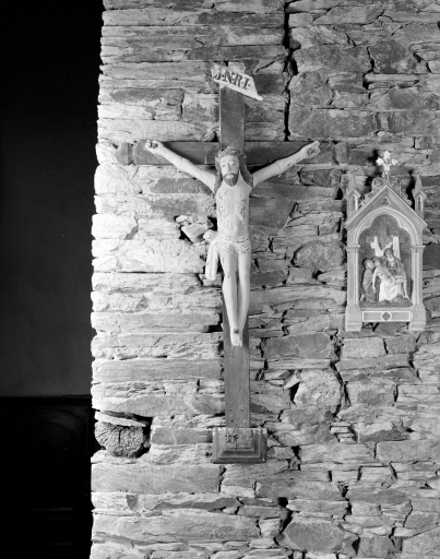 Croix : Christ en croix