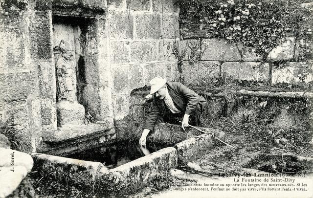 Fontaine dite fontaine Saint-Ivy de la Rive et aiguade (Lannion)
