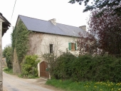 Alignement de maisons, Trénois (Trévérien)