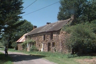 Alignement de maisons, la Crochais (La Chapelle-Bouëxic)