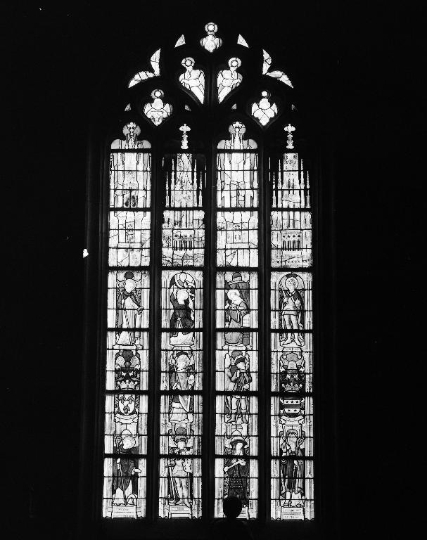 Verrière à personnages de la baie 8, basilique Notre-Dame-du-Roncier (Josselin)