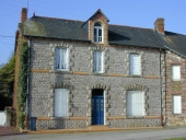 Maison, rue de la Forêt (Saint-Péran)