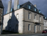 Ancien hôtel de voyageurs dit Hôtel de Pont-Couennec et Hôtel de Paris, actuellement immeuble à logements, 13 rue Ernest Renan, Pont-Couennec (Perros-Guirec)
