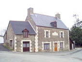 Maison, 10 place de l'Eglise (Baguer-Pican)