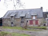 Alignement de maisons, le Bas Cohignac (Pipriac)