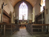 Ensemble de stalles dans la collégiale Sainte-Marie-Madeleine (contre les murs nord et sud du choeur)