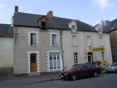 Maison actuellement poste, 16 rue du Calvaire (Bréal-sous-Montfort)