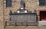 Monument aux morts, place Saint-Malo (Bréal-sous-Montfort)