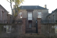 Ecoles et mairie sur la commune d'Erquy