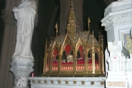 Ensemble de 2 chapelles reliquaires