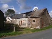 Maisons, alignement de deux logis, l'Eumais (Créhen)