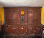 Meubles de sacristie : chasublier, armoire de sacristie, placard