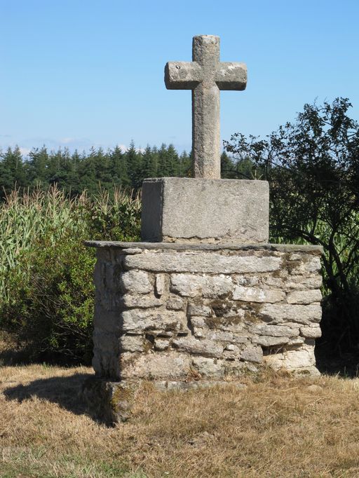 Croix de chemin, à l'est de la Ville Stéphant (Lizio)