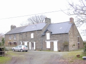 Alignement de deux maisons, Pâtis de la Porte (Pipriac)