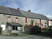 Alignement de maisons et de dépendances, Trémagouët (Québriac)