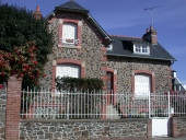 Maison, 32 rue Joseph Camard (Etables-sur-Mer fusionnée en Binic-Etables-sur-Mer en 2016)