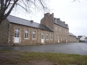 Mairie et groupe scolaire, 3 rue du Châtelet (Saint-Jacut-de-la-Mer)