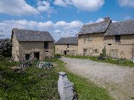 Les corps de ferme en terre (Le Rheu)