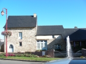 Ancien presbytère, actuellement mairie, 5 place de l'Eglise (Bourgbarré)