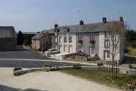 Alignement de trois maisons, 5-11 rue de l'Eglise (Guipel)