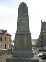 Monument aux morts, place de l'Eglise (La Baussaine)