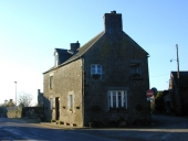 Magasin de commerce, rue Eugène Desvaux (Cuguen)