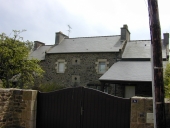 Ferme, 33 rue de Dinard ; 4 chemin de la Grève ; 11 rue du Port (La Richardais)