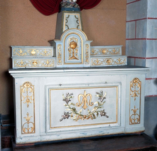 Ensemble de l'autel de la Vierge : autel, tabernacle, 2 gradins d'autel