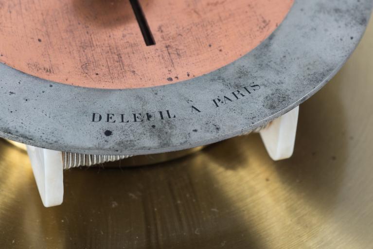 Présentation de la collection d'instruments scientifiques du lycée Émile Zola, Avenue Jean Janvier (Rennes)