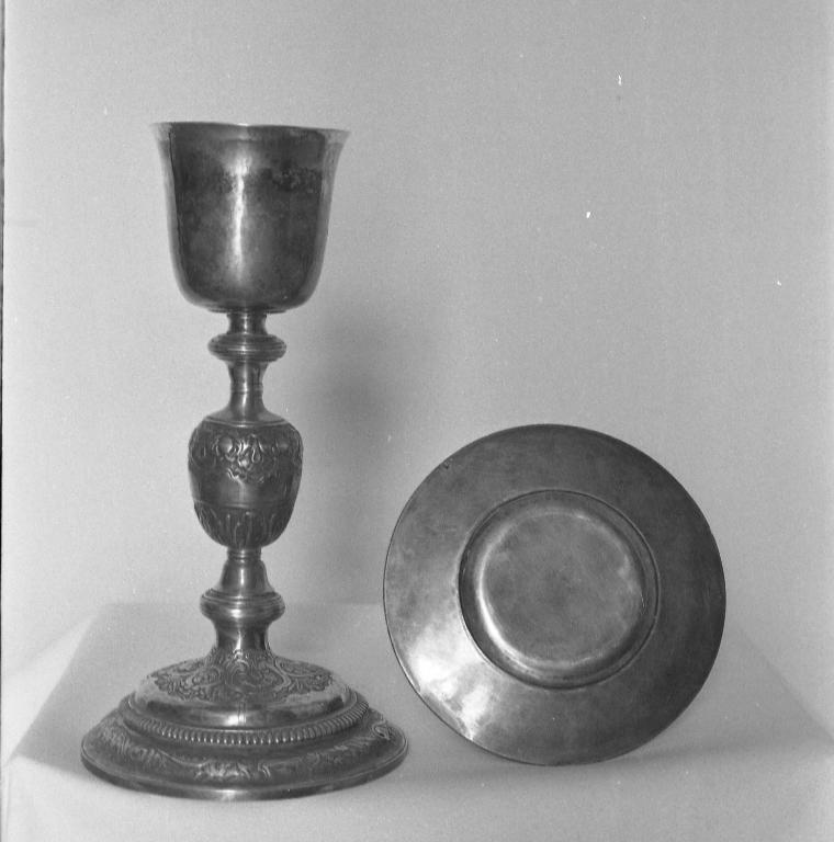 Calice & patène 2, église paroissiale Notre-Dame (La Chapelle-Caro fusionnée en Val d'Oust en 2016)