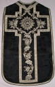 Ornement noir 2 : chasuble, étole, manipule