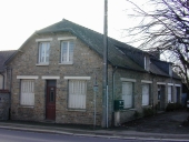 Atelier et magasin de commerce, 5 avenue de la Forêt (Liffré)