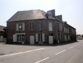 Maison à boutique, R.N. 175 (Romazy)