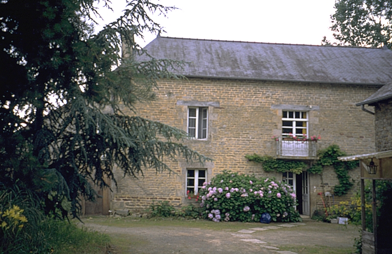 Moulin à blé de Trégueneuc, puis minoterie, actuellement maison (Quédillac)