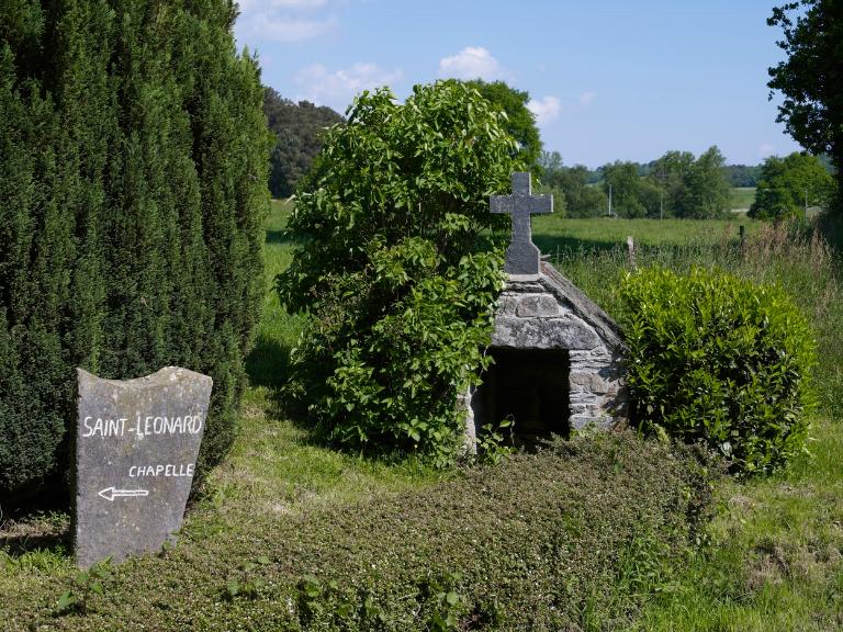 Fontaine de dévotion, Saint-Léonard (Saint-Martin-sur-Oust)