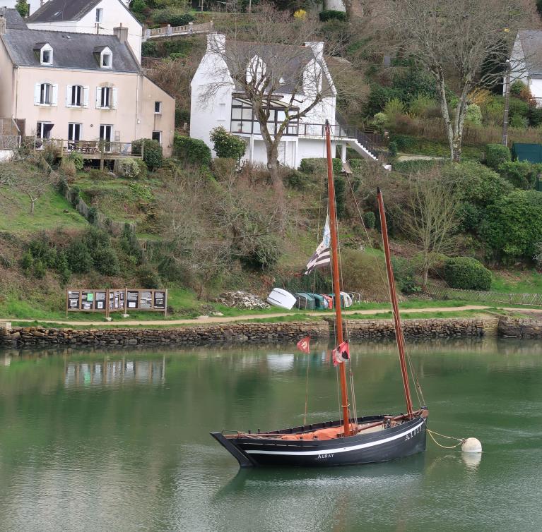 Bateau de pêche dit Notre-Dame-de-Bequerel (Le Bono)