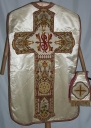 Ornement blanc : chasuble, manipule