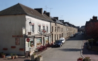 Maisons en série, rue du Général de Gaulle (Paimpont)